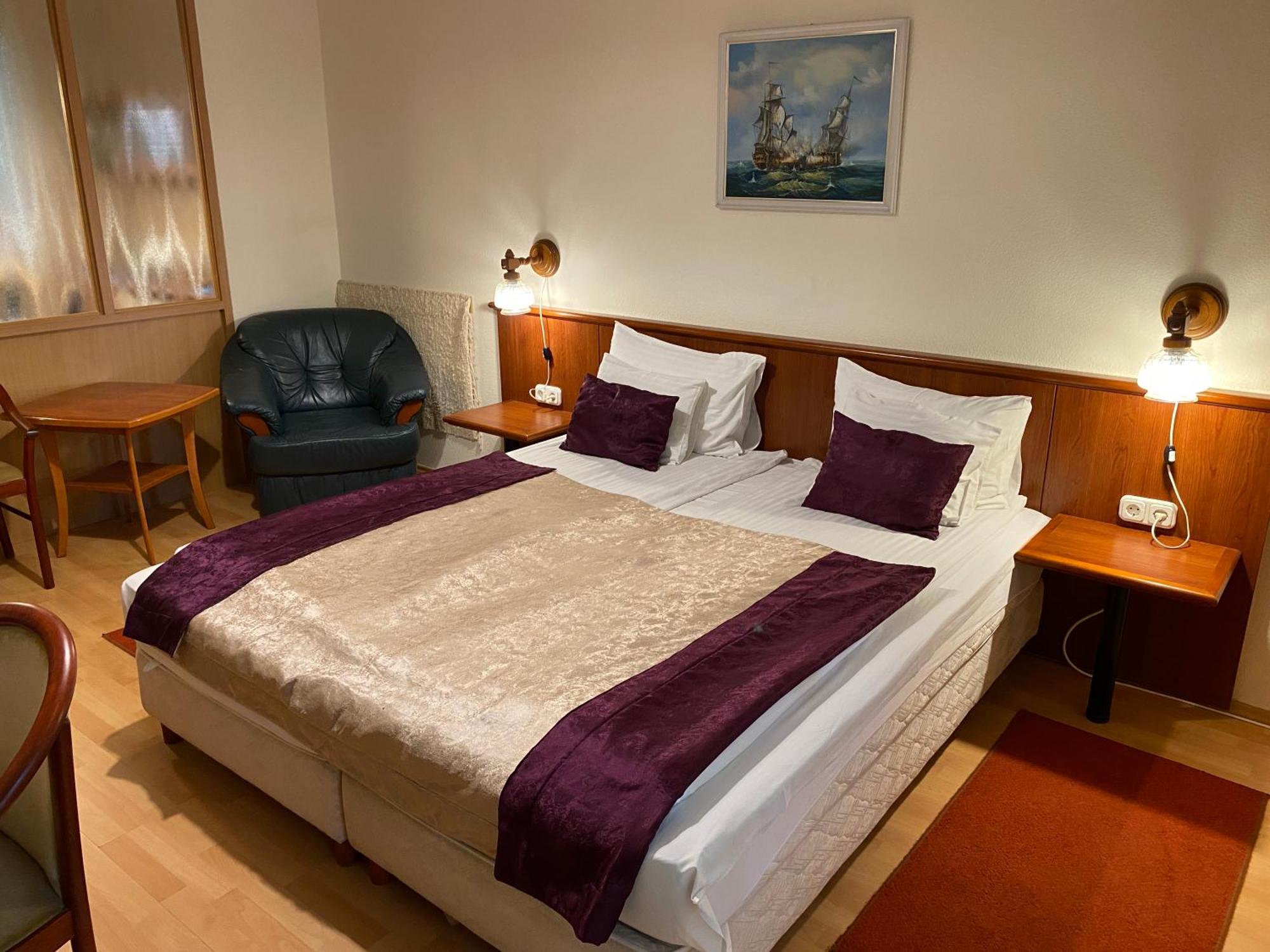 Gold Apartments Будапеща Стая снимка
