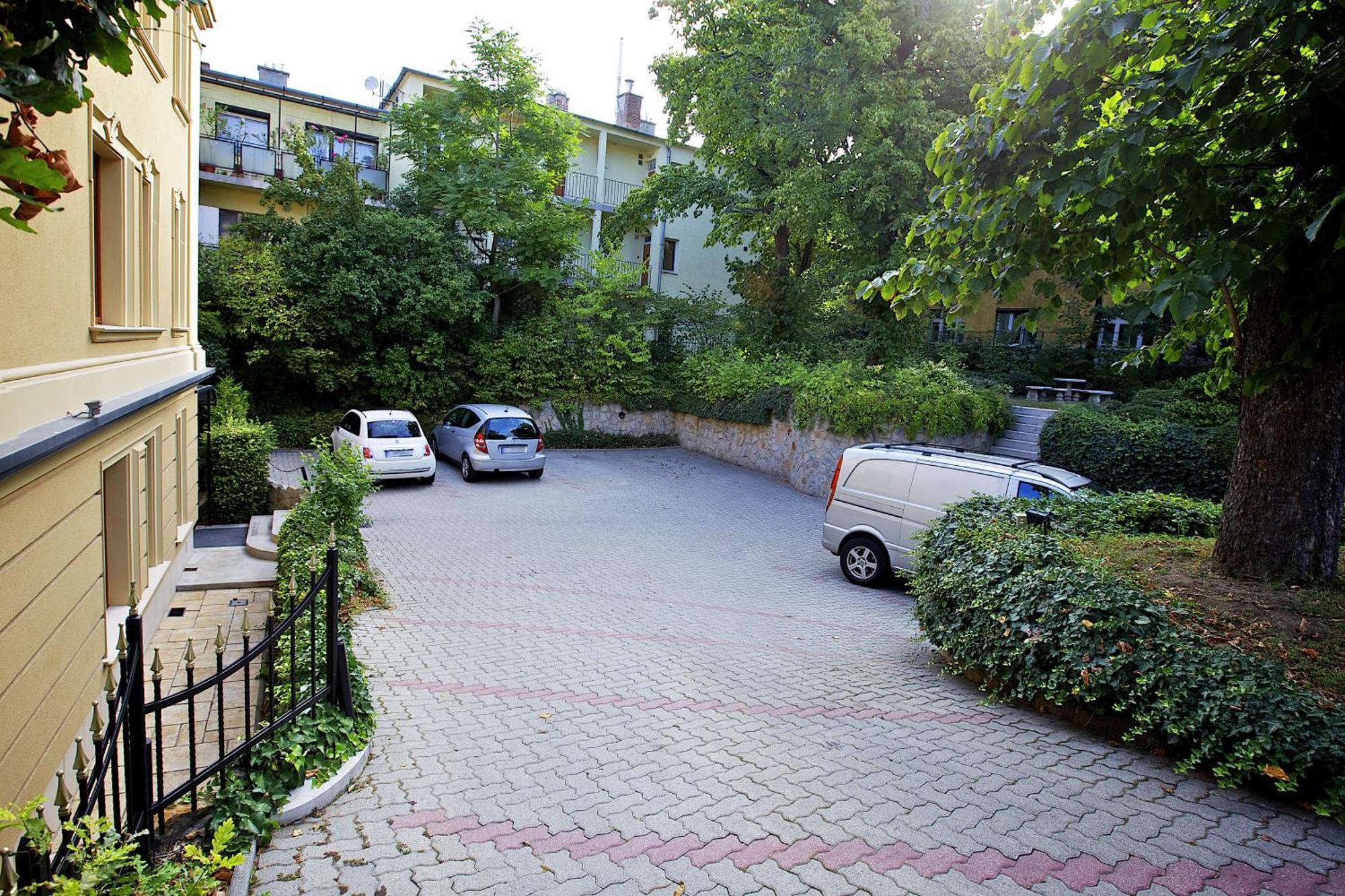 Gold Apartments Будапеща Екстериор снимка